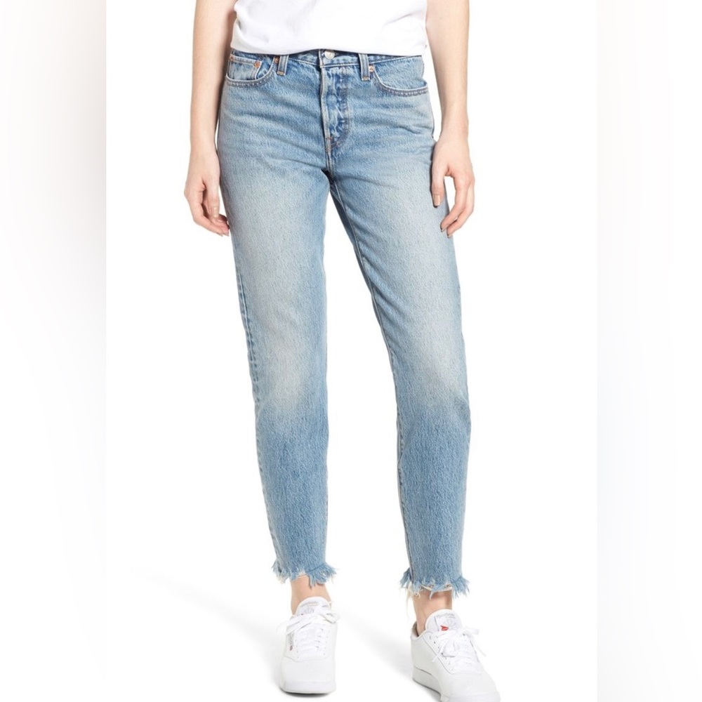 Levi’s Premium High Rise Wedgie Straight Raw Hem Jeans 29